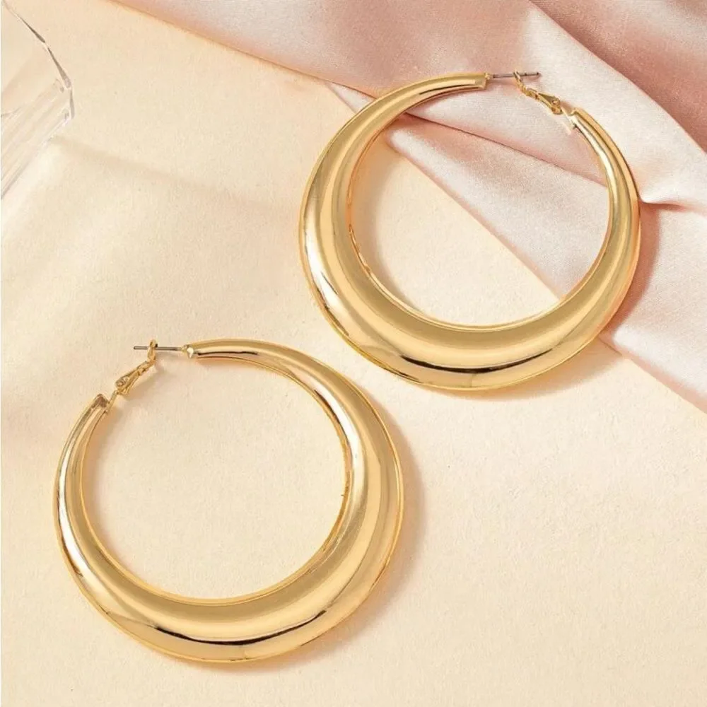 Minimalist Gold Hoop Earrings‎